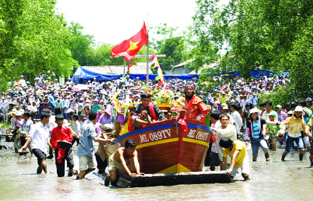 taxi Cầu Ngang đón tận nơi đi TP.HCM